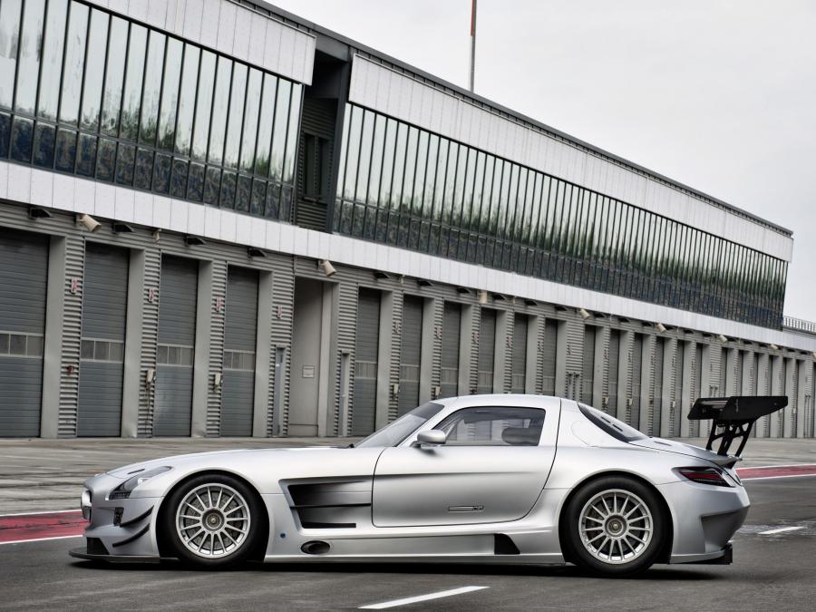  Mercedes-Benz SLS AMG GT3 2010 года  (фото 32 из 47)